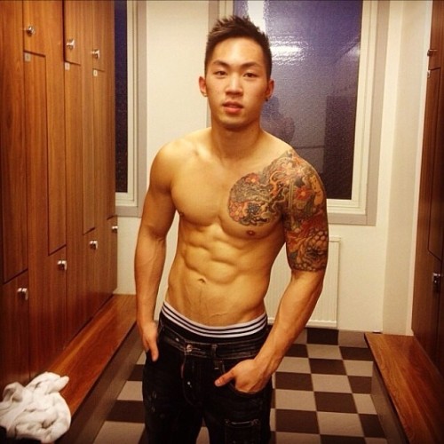 chinesemale:It’s @underdogstrength , a Swedish born Asian. We wish that you can reach your mission t