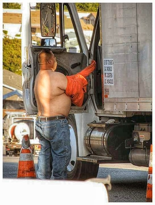 dirtyrigger64: bear-collector:  cuppuluni:  Truckers are one of my few fetish.   Me too 