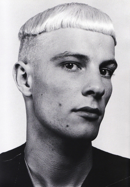 yamamamo:  “Isolated Heroes is the result of a collaboration between photographer