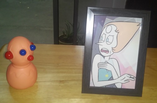 pearloffendedbythings:Pearl offended by This Thing.