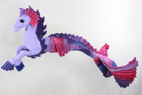 hooked-at-weiss: crochetingdoctorate: knithacker: Mermaid Unicorn? Mermicorn? Unimaid? Sea Horse Uni