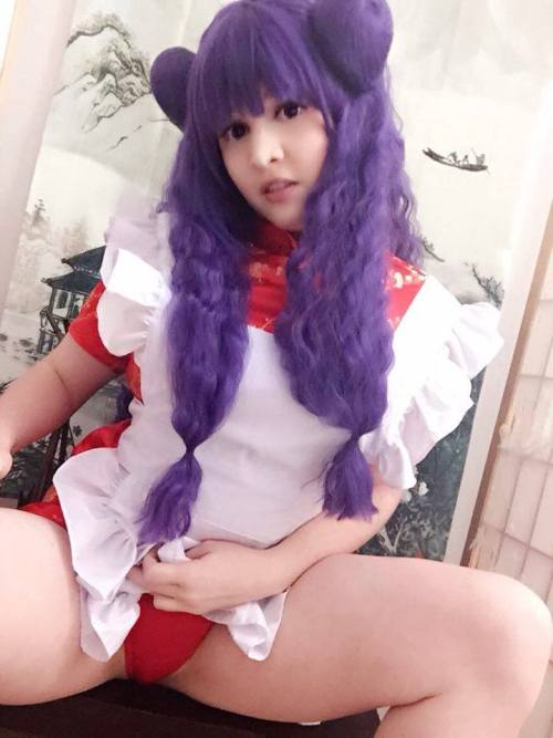 nsfwfoxydenofficial:  Happy thigh Thursday on @cosplaydeviants from me as Shampoo!!!  <3 Had fun goofing off with @bunnyqueenmodeling (Ranma) for some selfies and other things this past week. We also just shot these characters for the cosplay deviants