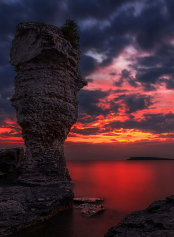 coiour-my-world:Sunrise on Flowerpot Island