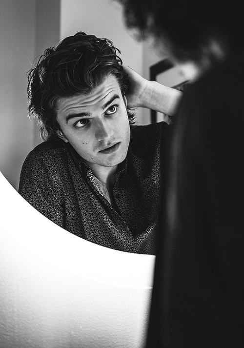 agentmitchrapp:Joe Keery photographed by Samuel Ramirez