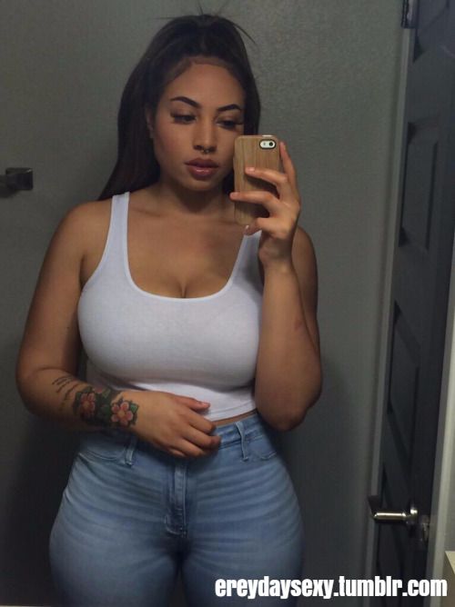 women-of-color:  Thicc