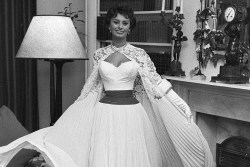 gatabella:Sophia Loren before meeting the