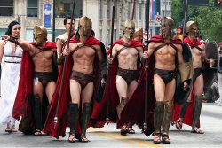 gropingyourmuse:   Please meet a few members of DragonCon’s “300” fandom  lol that dude on the left.  ”Nah, man.  YOU’RE awesome!” 