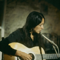 bobdylan-n-jonimitchell:Joan Baez