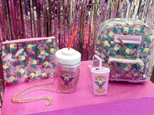 mypasteluniverse:The Simpsons collaboration with @skinnydiplondon at Carnaby Street, London. I picke