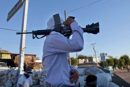 fuckyeahmexico:  blog-mons:  Michoacán. México 13-01-2014     Michoacán. México 13-01-2014 Autonomy ….. This Is How AutoDefensas Arrest Their Corrupt Cops      Mexico has long suffered blistering violence and crime at the hands of its homegrown