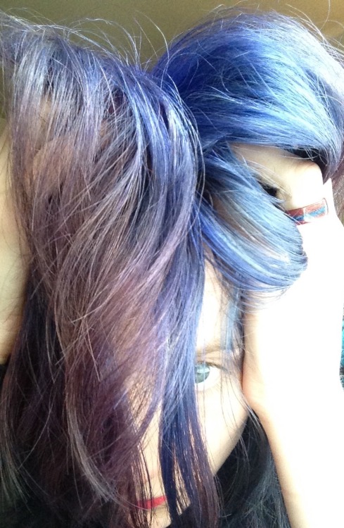 imyourcustardpie: now my hair matches the lapis in my ring!