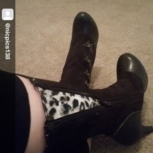 Repost from @nicpics138 Vixen with a splash of sass. Skull Flutter Boots! #thevioletvixen #bootband