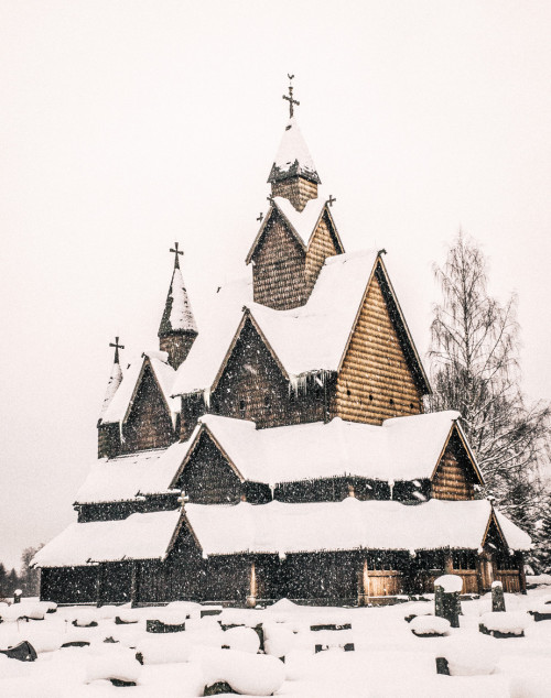 ylfra: (via Heddal Stave Church by Rune Ersdal)
