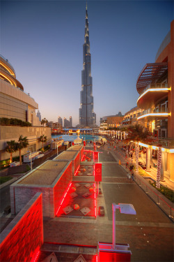 breathtakingdestinations:  Burj Khalifa - Dubai - United Arab Emirates (von Wineblat Eugene - Scapes)