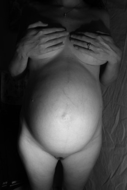 swollenbellys:  Age 34, 36 weeks. Baby is