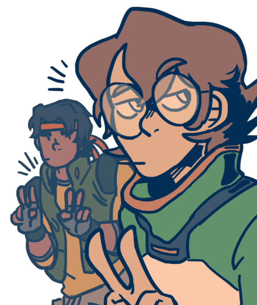 chipchopclipclop: i watched all of voltron at once with a friend aND ITS PRETTY GOOD