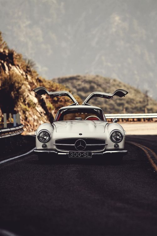 airows:  (via These 21 Photos Will Make You Want A Mercedes-Benz « Airows)