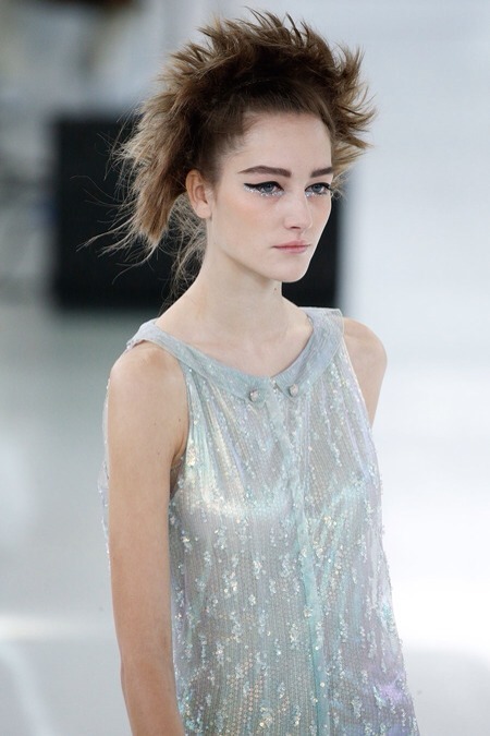 deadbloom:  Magical luminescent look from the Chanel Couture Spring 2014 runway.