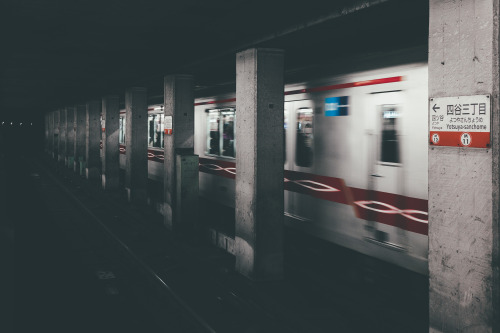 nandinyuan:  Mood / Tokyo Underground.(Source: Nandin Yuan)instagram