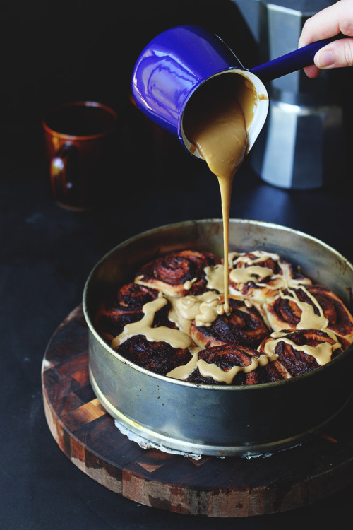 softpetals-darkneeds:  sweetoothgirl:Pecan Brownie Buns with Espresso Glaze  Espresso glaze…Shut up!  *dead*