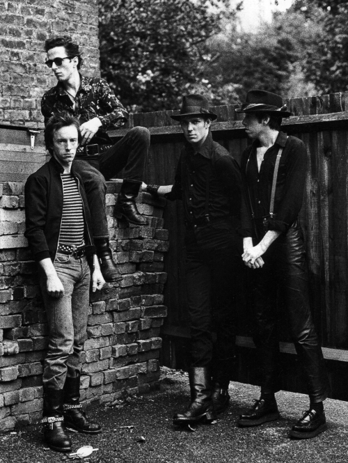 johnnycaramello-deactivated2014:  The Clash photographed by Pennie Smith. 