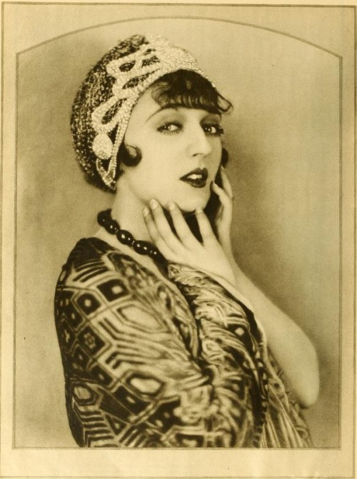  Carmel Myers 