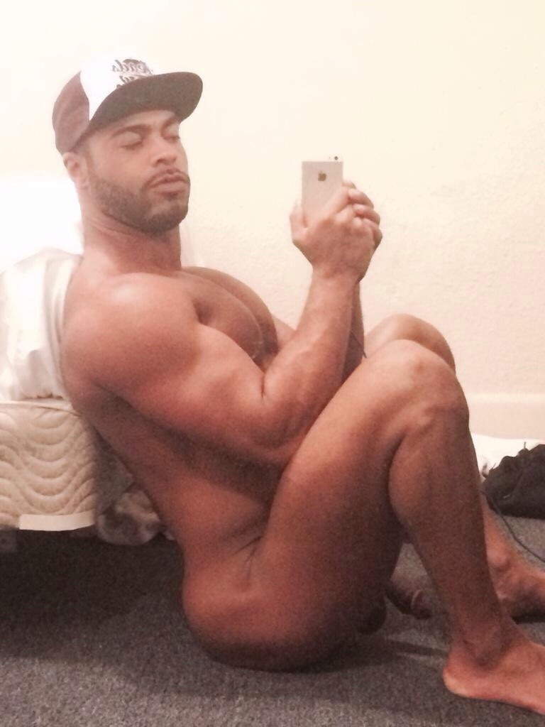 bestofgreg:  DAMN HE PERFECT!