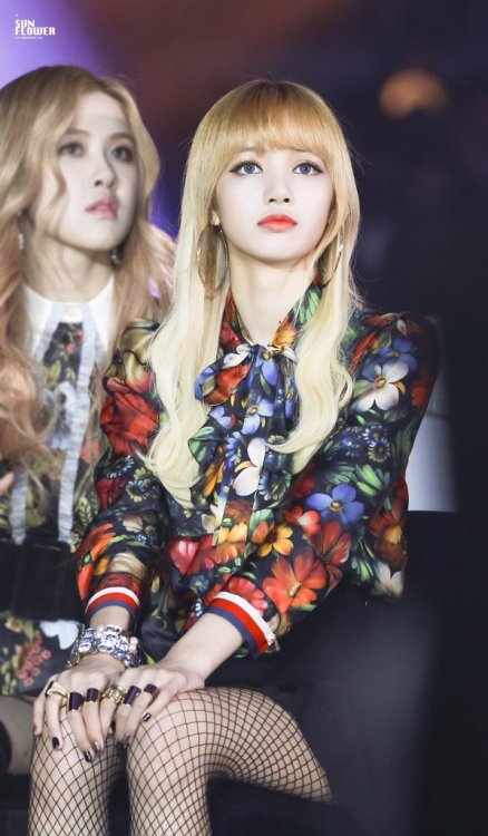 blackpinkofficial:© Sun Flower | DO NOT EDIT