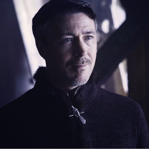 capaldithedoctor:New stills from episode 5