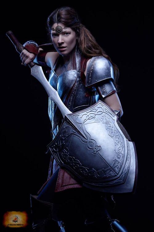 art-of-swords: Sword Photography - Lady Sif Body armor and props: La Forja de Prometeo Headpiece: La