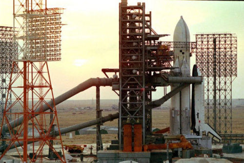 fcba:  The Soviet Buran space shuttle on the launch pad the day of its only launch, November 15, 198