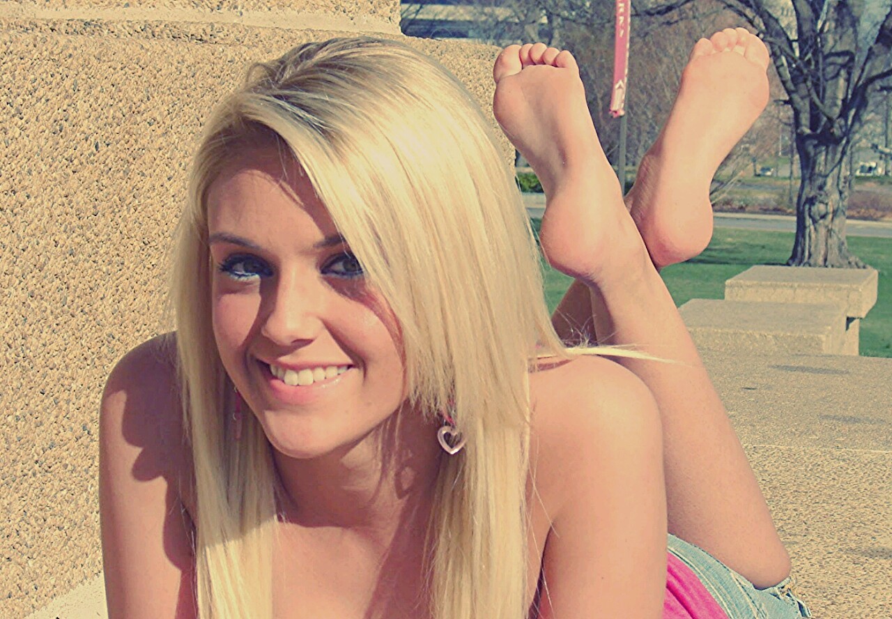 feet-art:  The pose