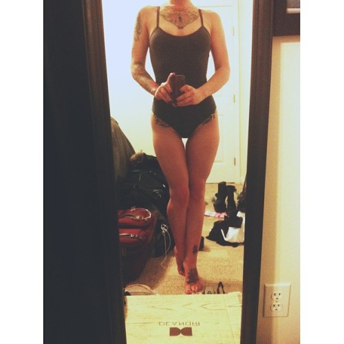 Fresh out of a bath and mud mask. Love this grey @americanapparelusa bodysuit they sent me. Time to eat!!