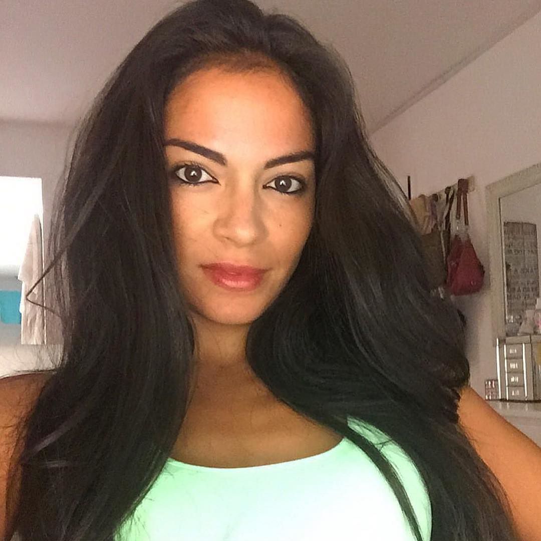 #follow my personal trainer @rosado_adri 💪🏽 she is the reason why my body is