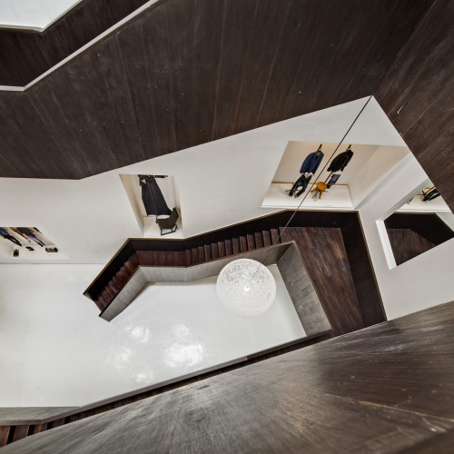 {Continuing Neri &amp; Hu’s Friday Feature - the atrium staircase reminds me a little of one of thei