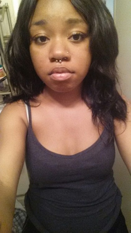 awkwardlyacceptable:Hiii! My name is bRielle and I make wigs!! Pictured above is a 14in lace closure