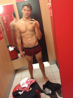 thehottestboysof:  http://thehottestboysof.tumblr.com for more hot boys like him ^ 
