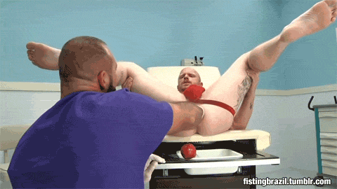mudpussy:  nyceastvil:  fistingbrazil:  Large muscular asshole  And talented!  I need an OB/GYN table. I especially like the drawer used to hold your turkey baster and to catch any “drippings”. 