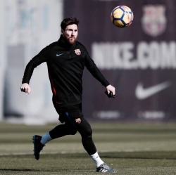 piquinho:  Lionel Messi during a training session prior the LaLiga match between FC Barcelona and RCD Espanyol held at Ciutat Esportiva Joan Gamper on February 3, 2018 in Barcelona, Spain.