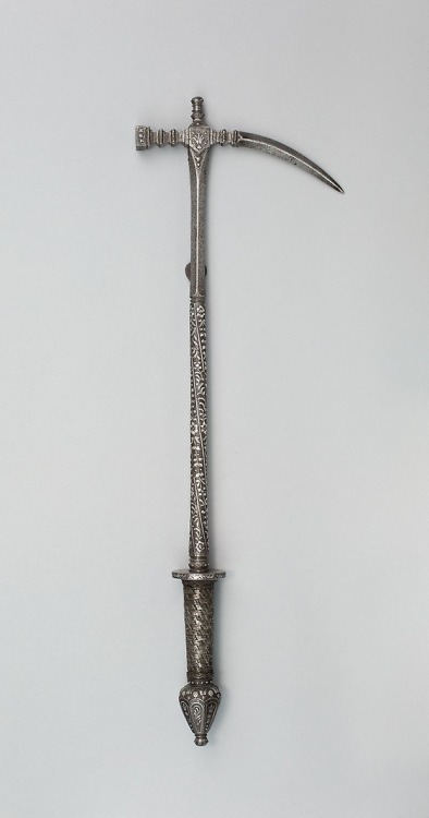 aic-armor:  War Hammer, 1600, Art Institute of Chicago: Arms, Armor, Medieval, and RenaissanceGeorge F. Harding CollectionSize: L. 62.2 cm (24 ½ in.) [object needs to be weighed]Medium: Iron and silverhttps://www.artic.edu/artworks/117109/