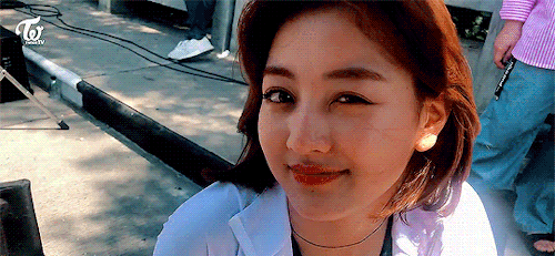 weki-meki:*wink* *wink*