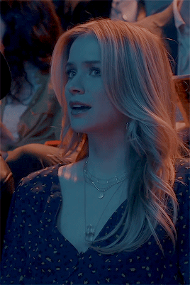 Elizabeth Lail In Gossip Girl (2021)