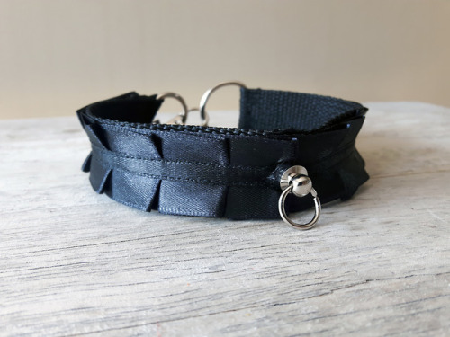 Simple little black collar available now on etsy  https://www.etsy.com/ca-fr/shop/Naughtypawsies