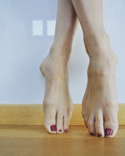 hippie-feet: Good morning. tgif