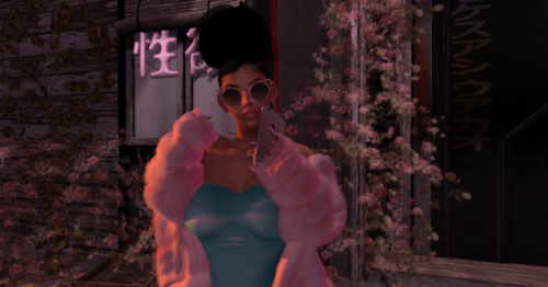 SECOND LIFE!!! This is my avi on SL she’s pretty bad 