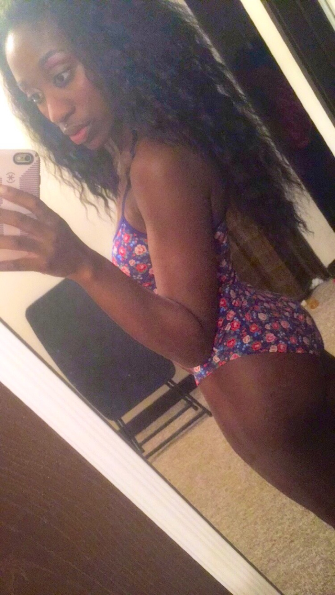 lucky-liciouspetite:  Daydreaming bout the sex! 😫 I know it’s been a while body