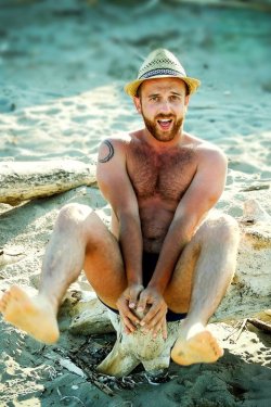 hairygingerman:  italian man, italian sun