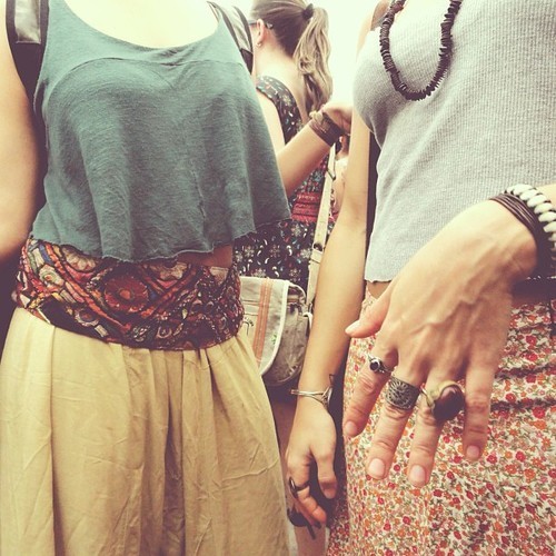 hippies | via Tumblr en We Heart It. https://weheartit.com/entry/76466417/via/thaliabarbosaa