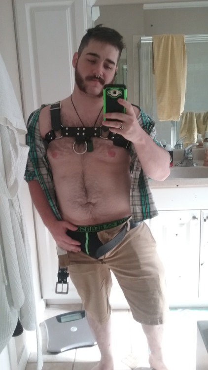 orinofashwood:  I’m gonna be wearing this outfit out to The Eagle in LA tonight for B Bar to participatein their bear chest contest, so come cheer for me if you can! You’ll see the first 2 at least, but th 3rd one is up for negotiation ;)  Hot