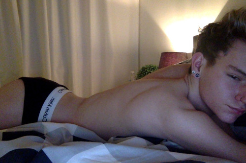 gaypxle:  GAYPXLE - EXPLICIT BOYS - PALE AND HOT GUYS - PALE EVERYTHING, ALSO TAKING SUBMISSIONS TO GET YOUR BLOG OUT THERE
